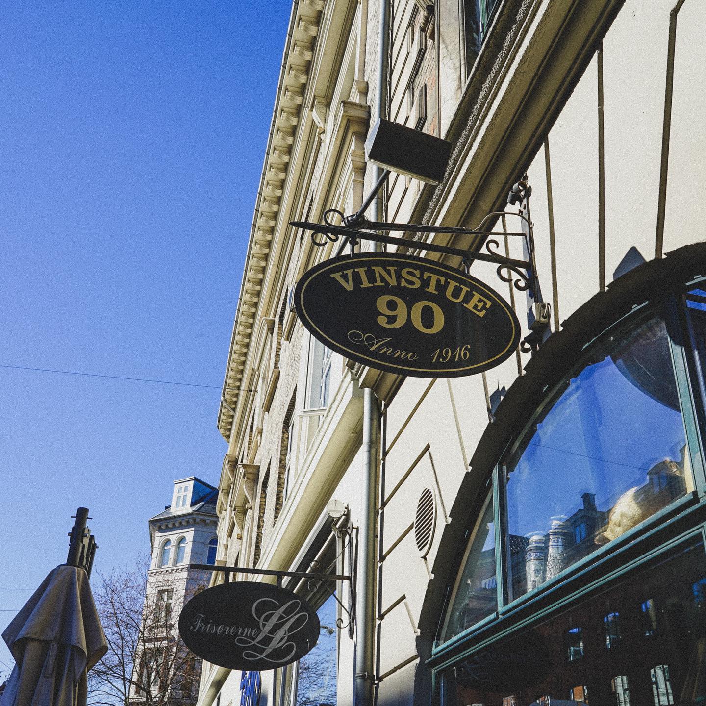 Vinstue 90 — skiltet på Gammel Kongevej 90